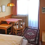 In Dienten With Ski-in Access & Pool Apartman