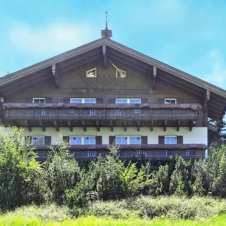 公寓 In Dienten With Ski-in Access & Pool
